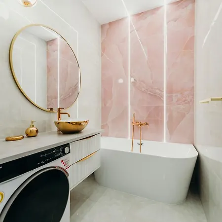 3 Bedrooms Premium Bella Rosa For 8 Guests With Ac And Underground Parking Rzeszow