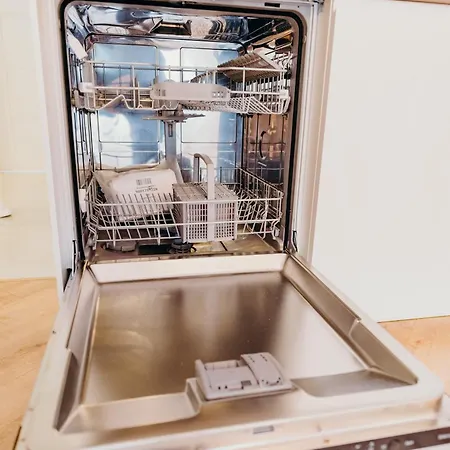 3 Bedrooms Premium Bella Rosa For 8 Guests With Ac And Underground Parking Apartamento Rzeszów