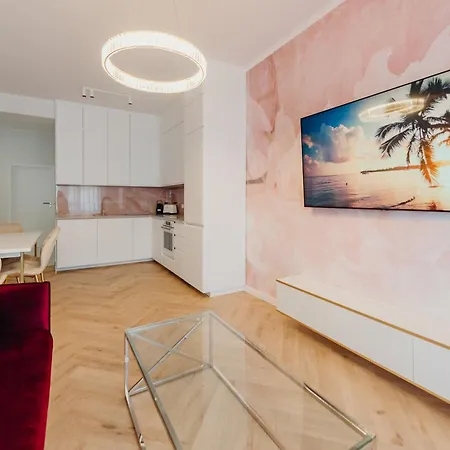 3 Bedrooms Premium Bella Rosa For 8 Guests With Ac And Underground Parking Apartamento