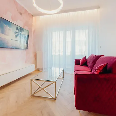 3 Bedrooms Premium Bella Rosa For 8 Guests With Ac And Underground Parking Apartment