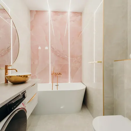 3 Bedrooms Premium Bella Rosa For 8 Guests With Ac And Underground Parking Apartment Rzeszow