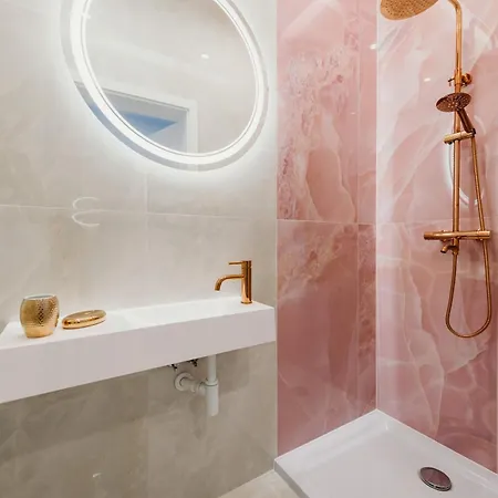 3 Bedrooms Premium Bella Rosa For 8 Guests With Ac And Underground Parking Rzeszów