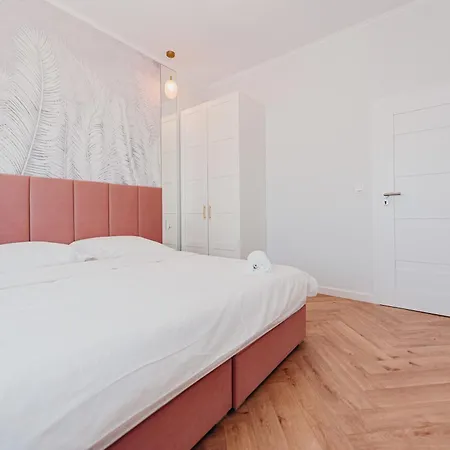 3 Bedrooms Premium Bella Rosa For 8 Guests With Ac And Underground Parking * Rzeszow