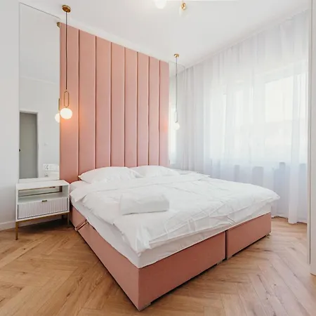 Apartment 3 Bedrooms Premium Bella Rosa For 8 Guests With Ac And Underground Parking Rzeszow