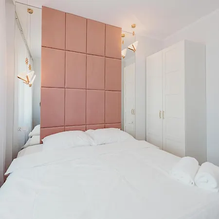 Apartamento 3 Bedrooms Premium Bella Rosa For 8 Guests With Ac And Underground Parking Rzeszów