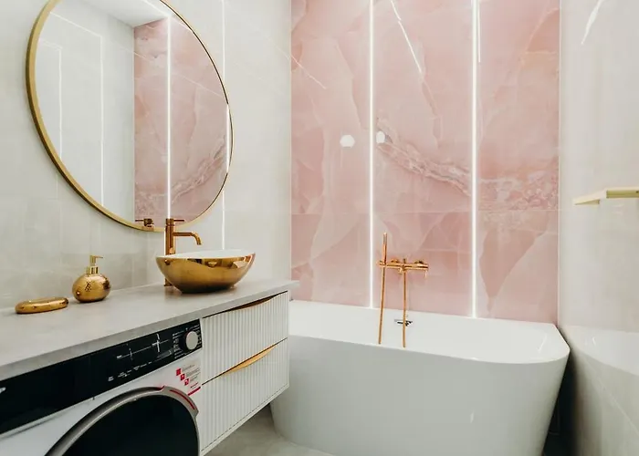 3 Bedrooms Premium Bella Rosa For 8 Guests With Ac And Underground Parking Rzeszów