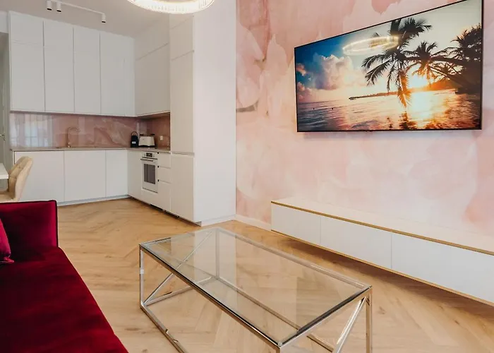 3 Bedrooms Premium Bella Rosa For 8 Guests With Ac And Underground Parking Rzeszów