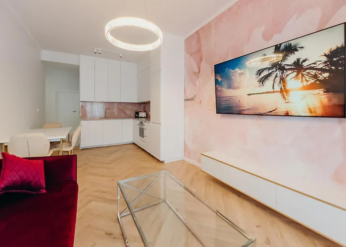 3 Bedrooms Premium Bella Rosa For 8 Guests With Ac And Underground Parking Apartman