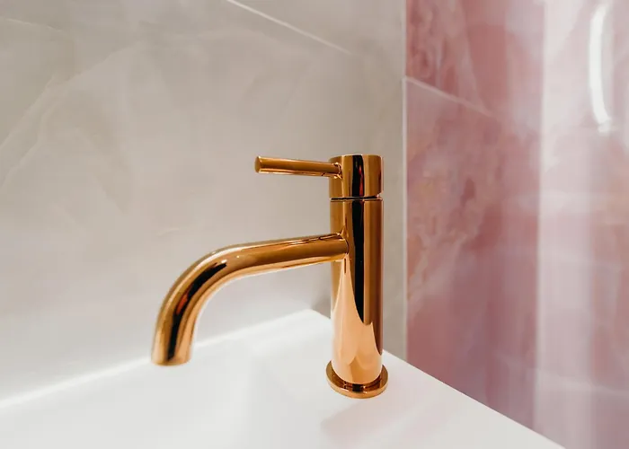 3 Bedrooms Premium Bella Rosa For 8 Guests With Ac And Underground Parking