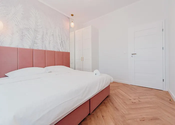 3 Bedrooms Premium Bella Rosa For 8 Guests With Ac And Underground Parking * Rzeszów