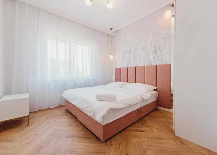 3 Bedrooms Premium Bella Rosa For 8 Guests With Ac And Underground Parking