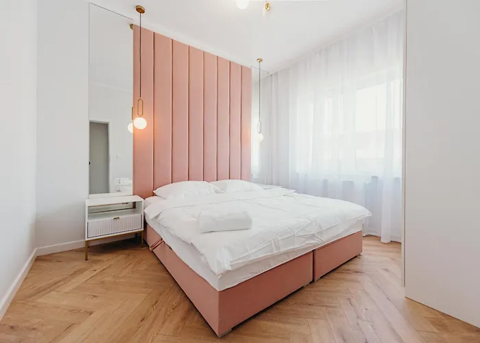 Lägenhet 3 Bedrooms Premium Bella Rosa For 8 Guests With Ac And Underground Parking Rzeszów