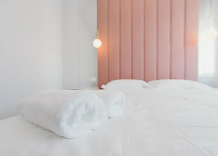 Lägenhet 3 Bedrooms Premium Bella Rosa For 8 Guests With Ac And Underground Parking *