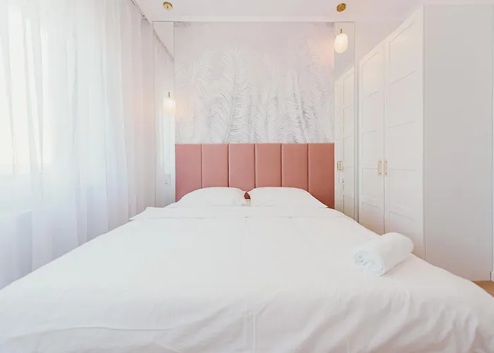 Lägenhet 3 Bedrooms Premium Bella Rosa For 8 Guests With Ac And Underground Parking