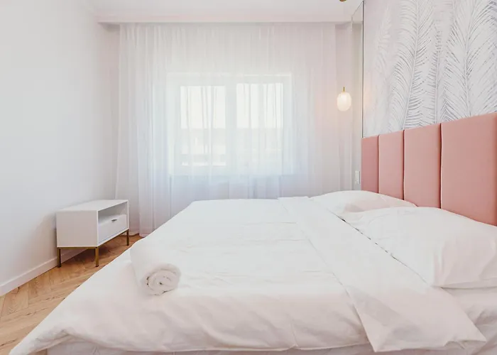 Apartman 3 Bedrooms Premium Bella Rosa For 8 Guests With Ac And Underground Parking Rzeszów
